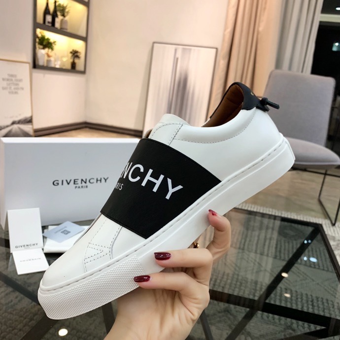 Givenchy Sneakers